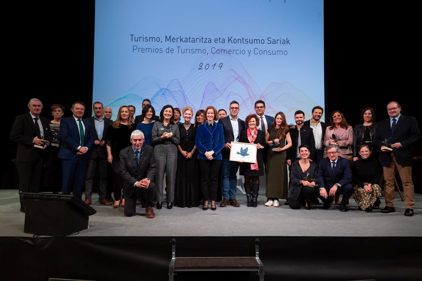 En el evento organizado por el Departamento de Comercio, Turismo y Consumo del ente público en Tabakalera premió, entre otros, al establecimiento Muchas Telas por su labor de dinamización