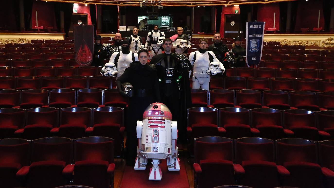 El miércoles el Victoria Eugenia acoge el preestreno de 'Star Wars, el ascenso de Skywalker', la nueva entrega de la serie, que también se anuncia como la última. La productora Disney lanza ese guiño al teatro y a la ciudad donde se estrenó el 17 de septiembre de 1977, dentro del Festival de Cine, 'La guerra de las galaxias', con presencia de sus protagonistas Harrison Ford y Carrie Fisher.