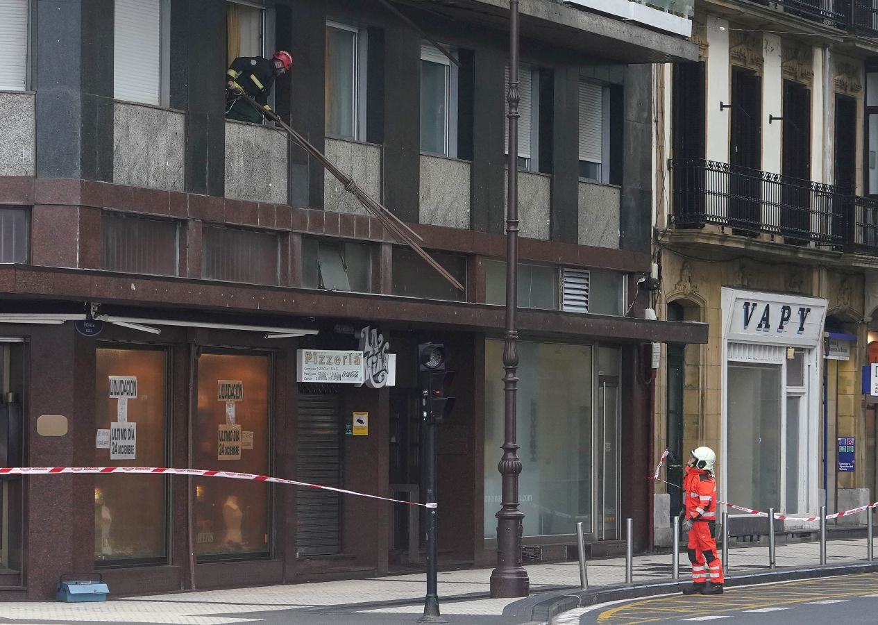 Las rachas de viento alcanzan los 135 km/ h y provocan numerosas incidencias