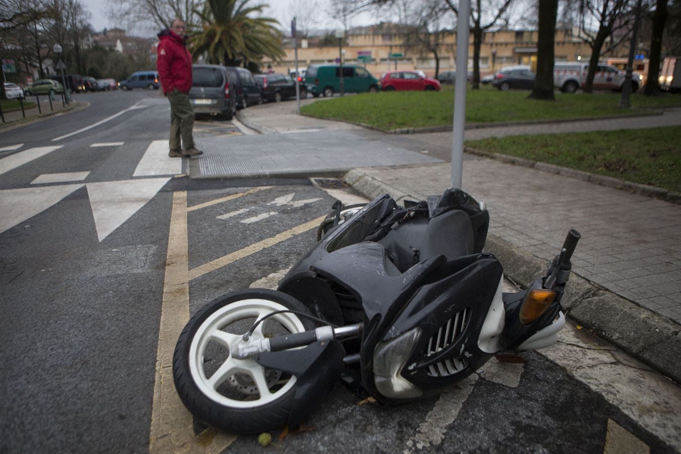 Las rachas de viento alcanzan los 135 km/ h y provocan numerosas incidencias