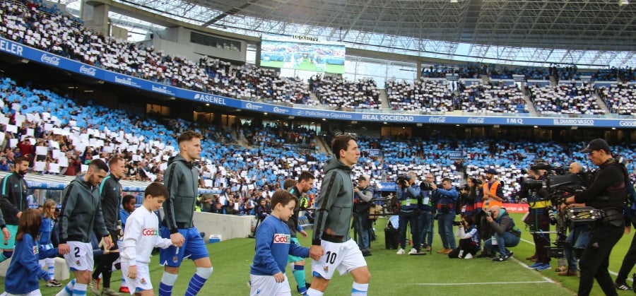 La Real Sociedad y el FC Barcelona han empatado a dos en el Reale Arena. 