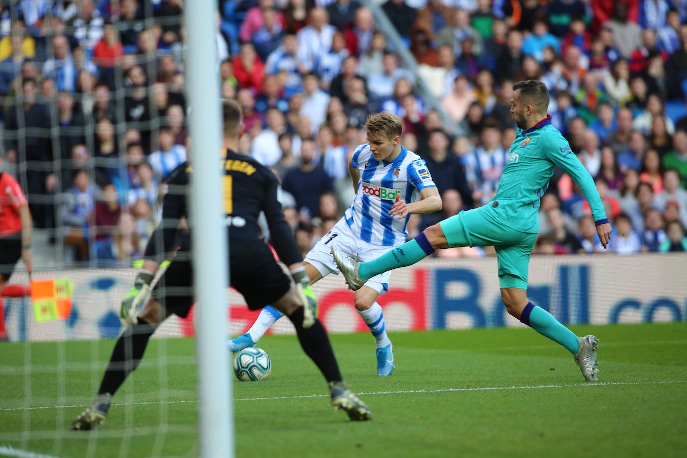 La Real Sociedad y el FC Barcelona han empatado a dos en el Reale Arena. 