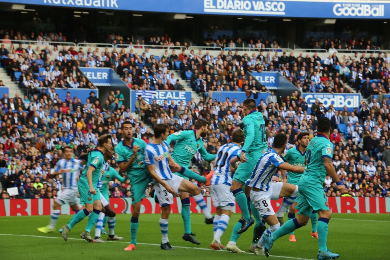 La Real Sociedad y el FC Barcelona han empatado a dos en el Reale Arena. 