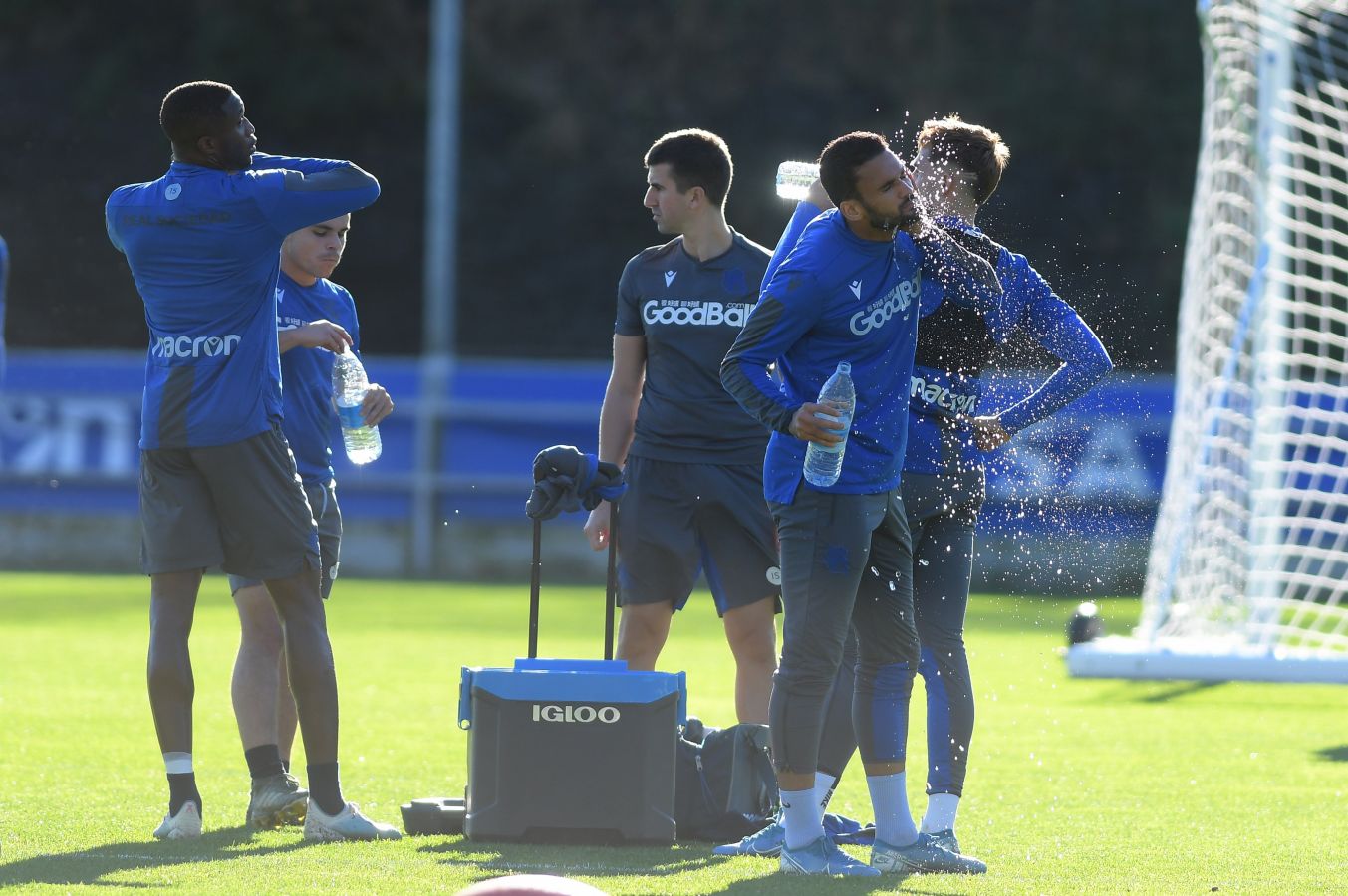 En la típica sesión en el José Luis Orbegozo la Real prepara desde ya el torneo del KO.