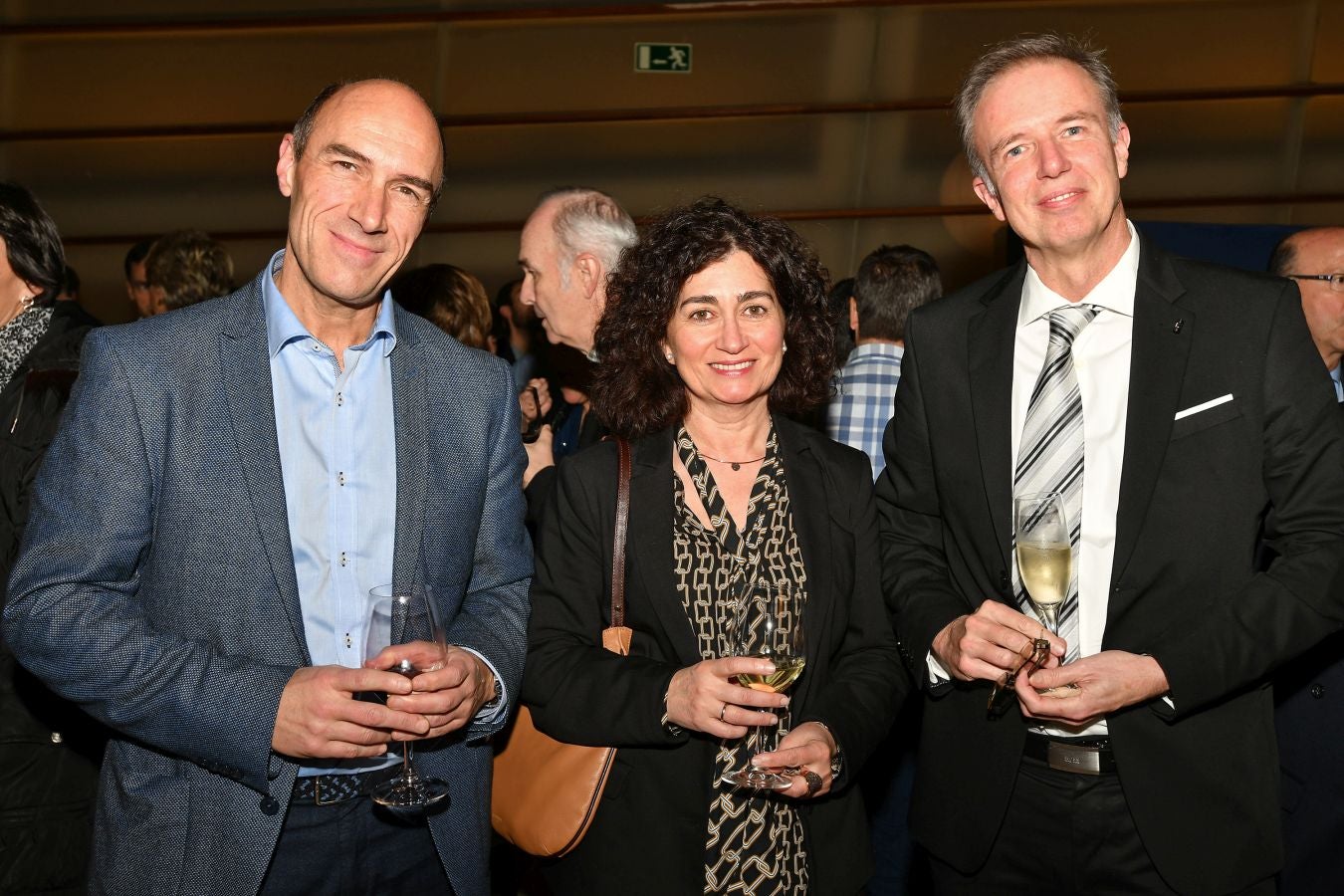 Invitados del mundo de la política, deportistas, comunicadores, patrocinadores y colaboradores posan en el photocall previo al Concierto de Navidad y en el cóctel posterior al evento