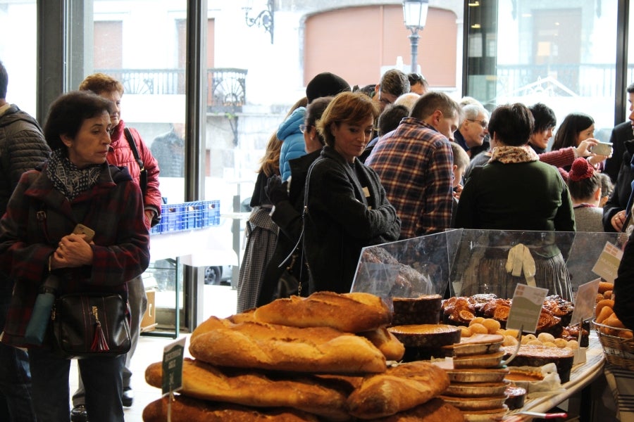 Los talos y las txistorras han tomado las calles de Azpeitia convirtiéndose los protagonistas indiscutibles. 