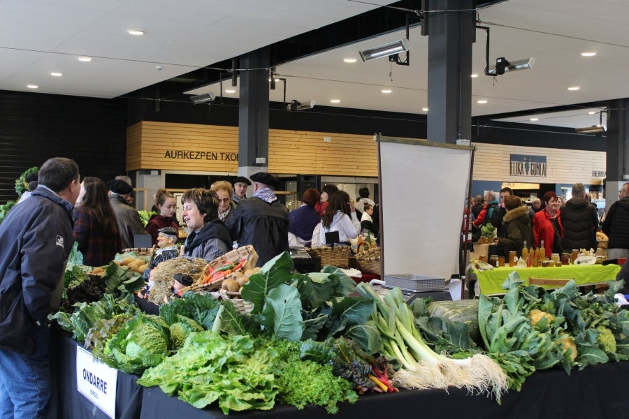 Los talos y las txistorras han tomado las calles de Azpeitia convirtiéndose los protagonistas indiscutibles. 