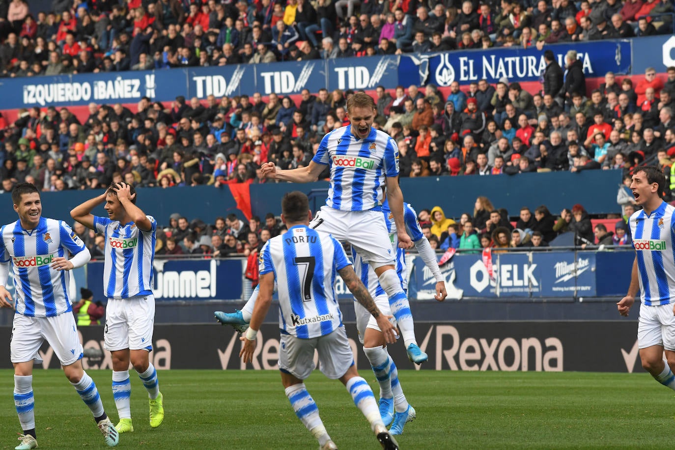 Fotos: Las mejores imágenes del Osasuna - Real Sociedad en El Sadar