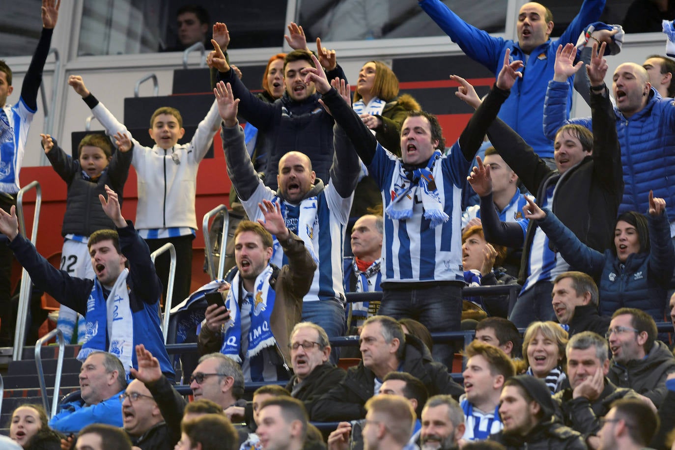 Un buen puñado de aficionados txuri-urdin se desplazaron a Pamplona para ver ganar a la Real Sociedad por 3-4 a Osasuna
