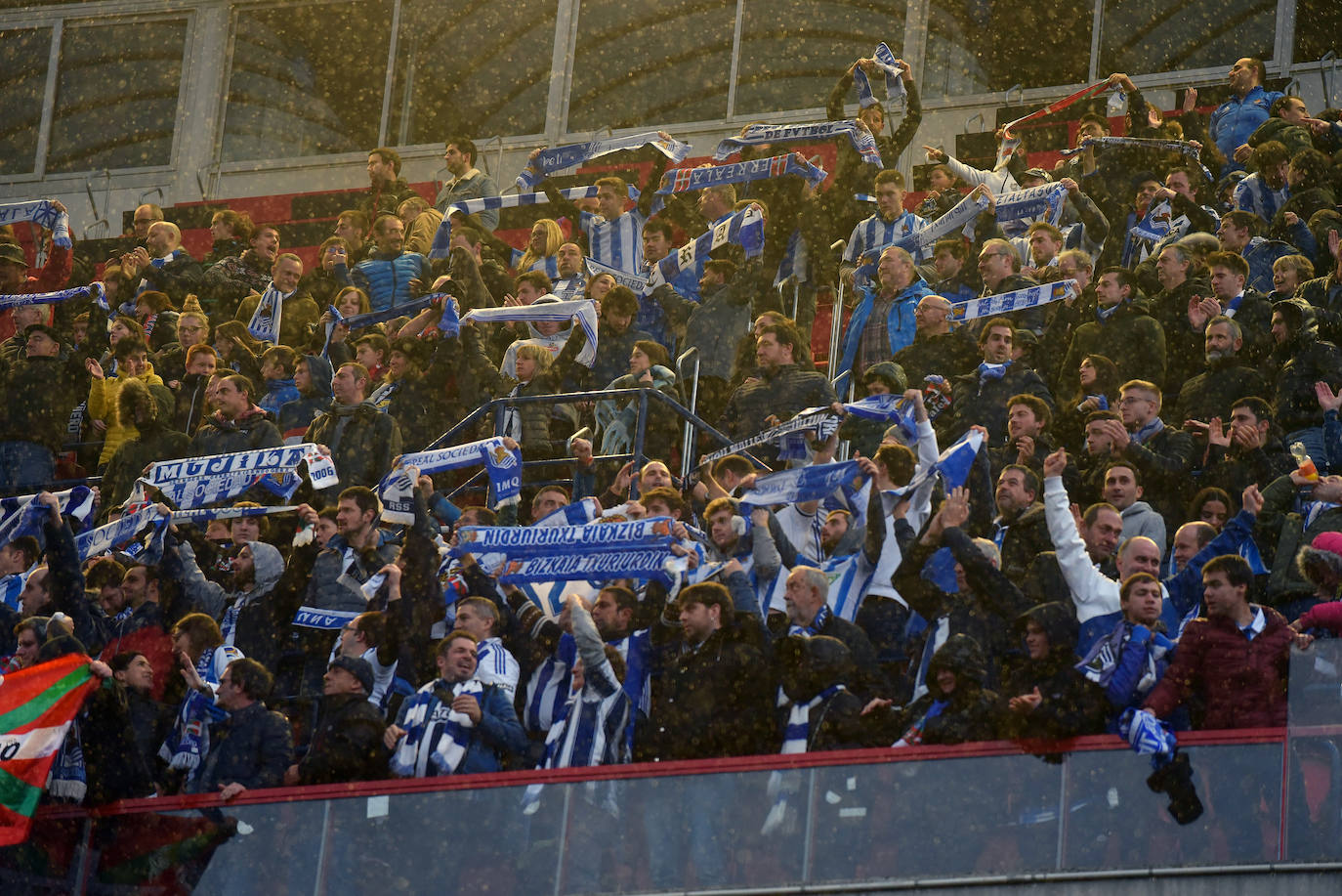 Un buen puñado de aficionados txuri-urdin se desplazaron a Pamplona para ver ganar a la Real Sociedad por 3-4 a Osasuna