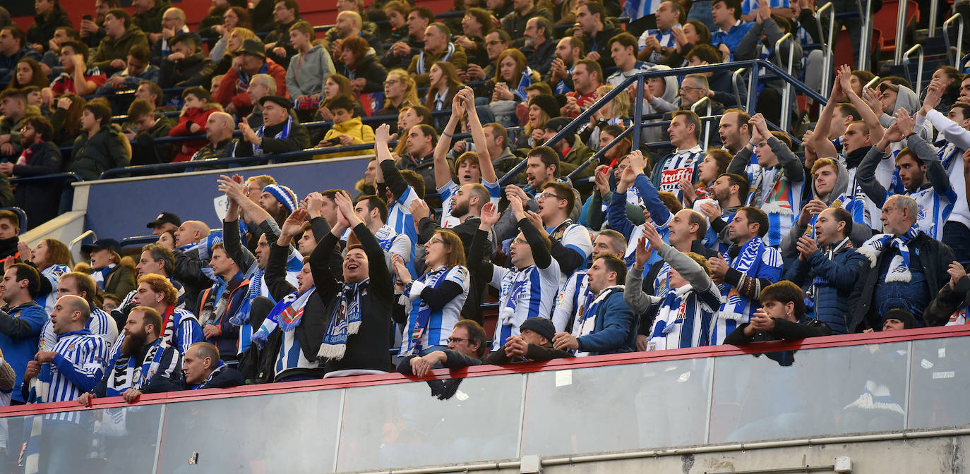 Un buen puñado de aficionados txuri-urdin se desplazaron a Pamplona para ver ganar a la Real Sociedad por 3-4 a Osasuna