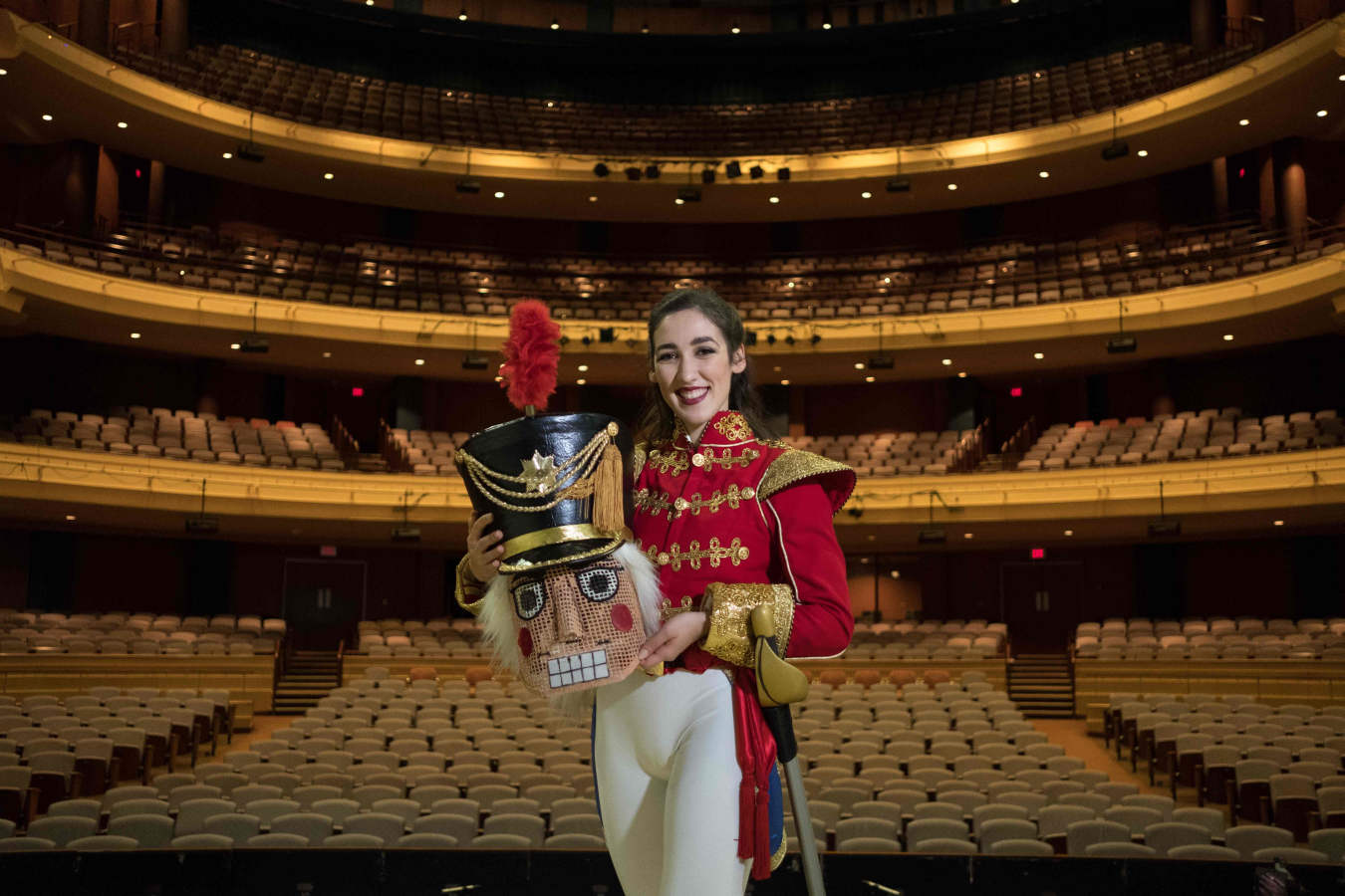 La bailarina Miranda Dafoe se ha convertido en la primera mujer en interpretar el Cascanueces