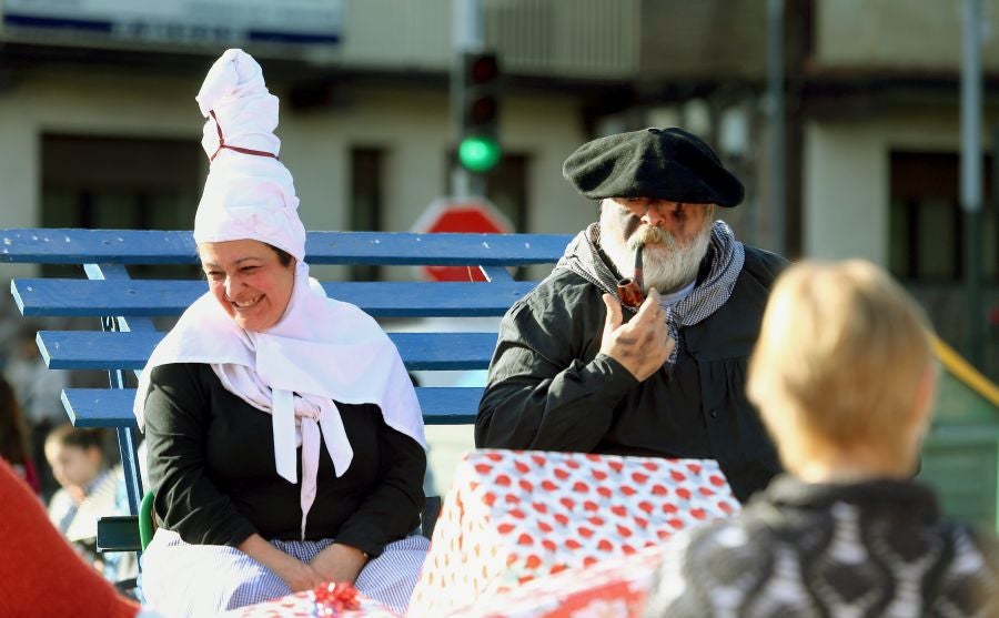 Fotos: Visita de Olentzero y Mari Domingi a Lezo