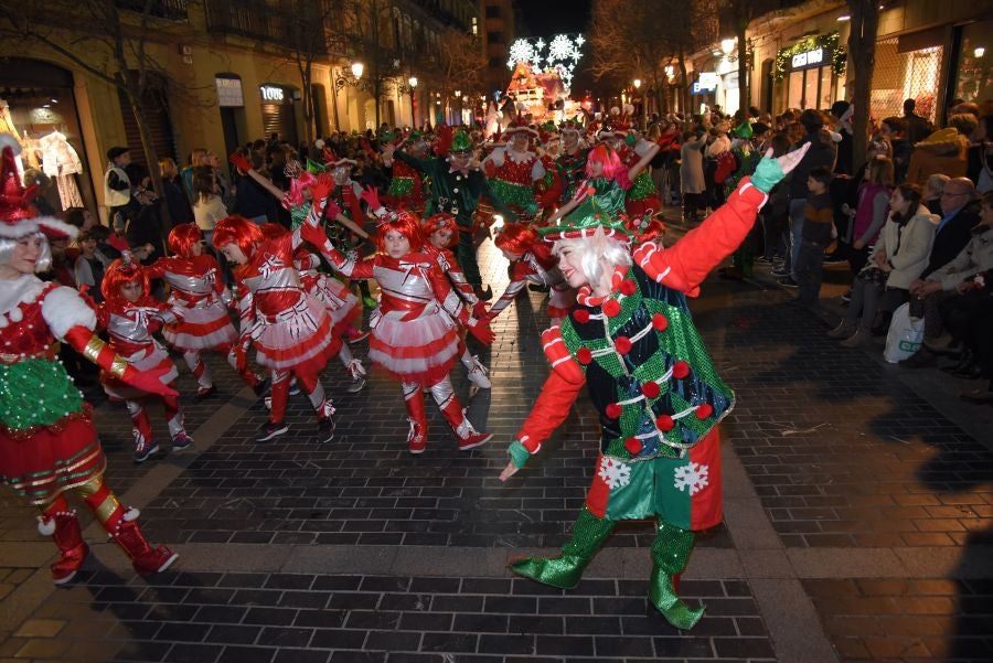 Olentzero y Mari Domingo han recorrido todos los rincones de San Sebastián para recoger las peticiones de los más pequeños.
