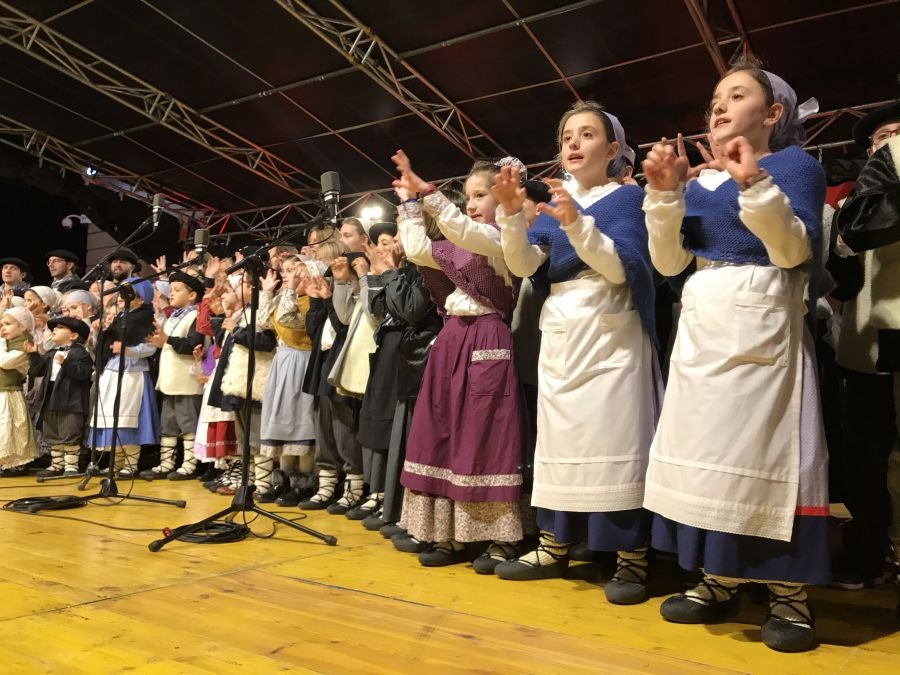 Fotos: Coros en Irun y Hondarribia