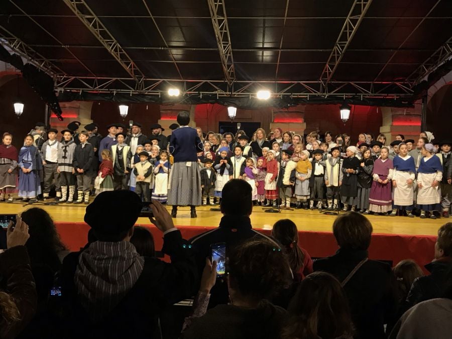 Fotos: Coros en Irun y Hondarribia
