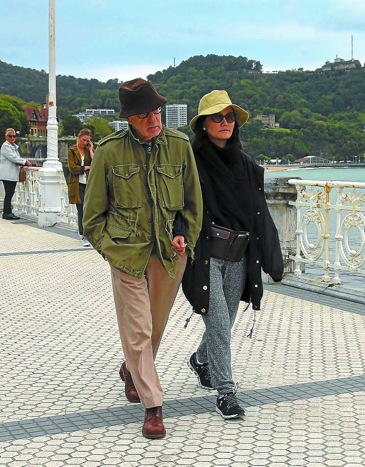 El cineasta rodó durante mes y medio en San Sebastián, Pasai Donibane y Zumaia su próxima película, ‘Rifkin’s Festival’, protagonizada por Elena Anaya, Louis Garrel, Gina Gershon, Sergi López, Wally Shawn y Christoph Waltz, y con la dirección de fotografía de Vittorio Storaro. 