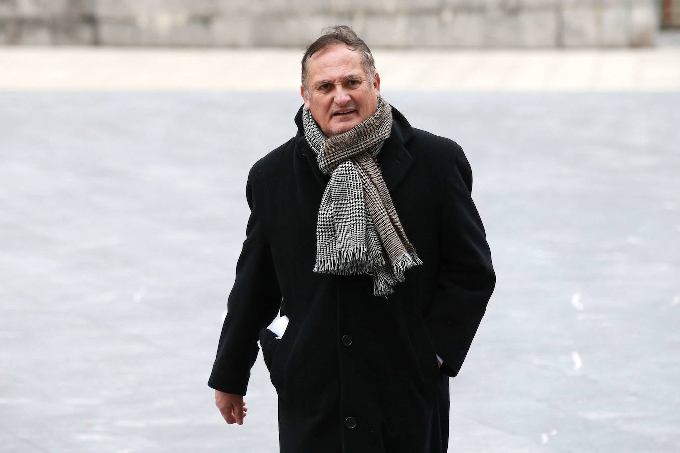 Mariano Camio, exalcalde de Getaria, fue condenado en junio a 4 años y 6 meses de prisión por obrar «de forma fraudulenta» en la construcción del Museo Balenciaga. El fallo le condenó además a pagar casi medio millón de euros a la Fundación Cristóbal Balenciaga y la sociedad Berroeta Aldamar, entidades que ejecutaron el museo, abierto hace ocho años.