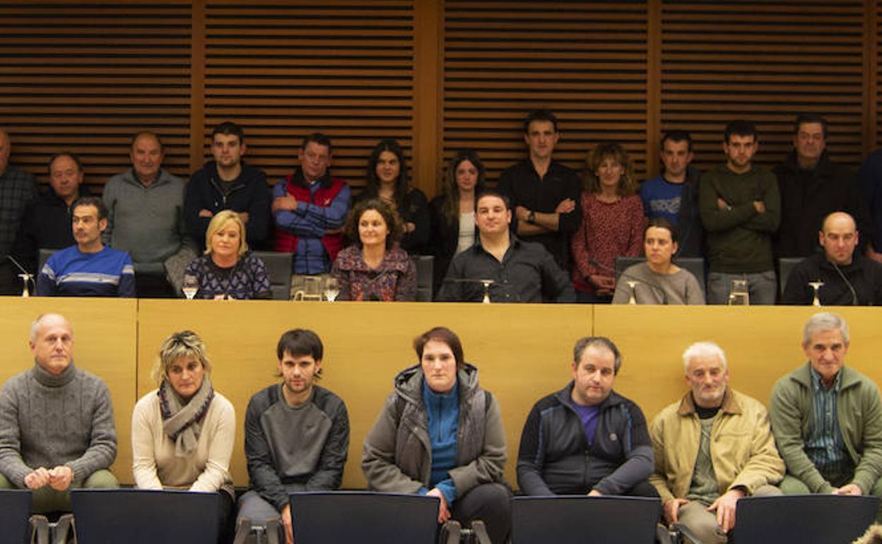 Artzain, abelzain eta Enirio- Aralarreko mankomunitatea osatzen duten herrietako udal ordezkariak Kursaalean.