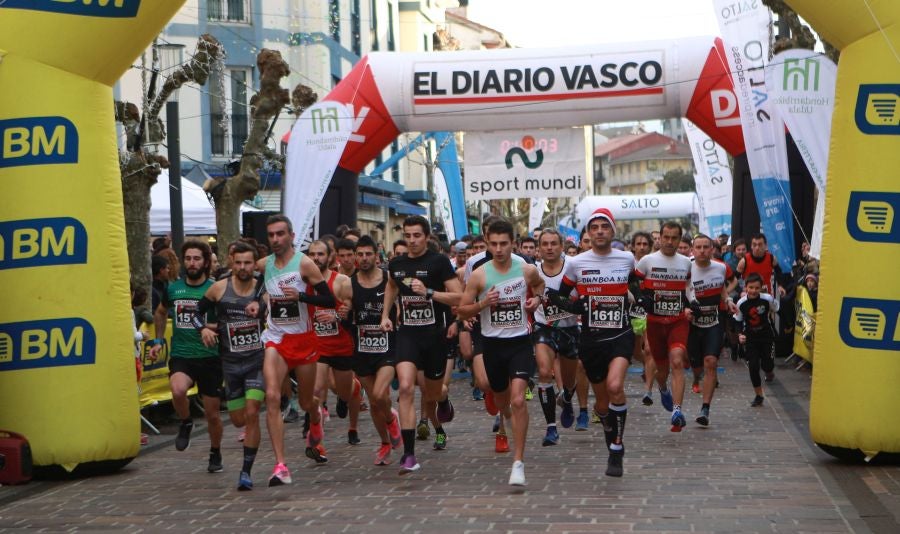 La décima edición de la San Silvestre Solidaria Sport Mundi se ha celebrado en un inmejorable ambiente festivo. Los beneficios obtenidos irán destinados a la ONG DOA, vinculada al sector sanitario que trabaja en Bolivia y Guatemala.