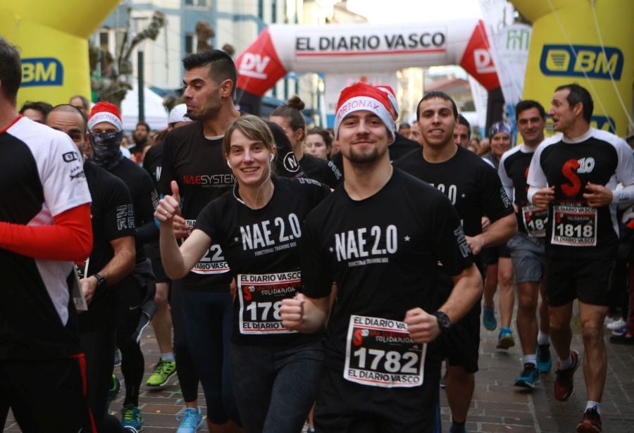 La décima edición de la San Silvestre Solidaria Sport Mundi se ha celebrado en un inmejorable ambiente festivo. Los beneficios obtenidos irán destinados a la ONG DOA, vinculada al sector sanitario que trabaja en Bolivia y Guatemala.