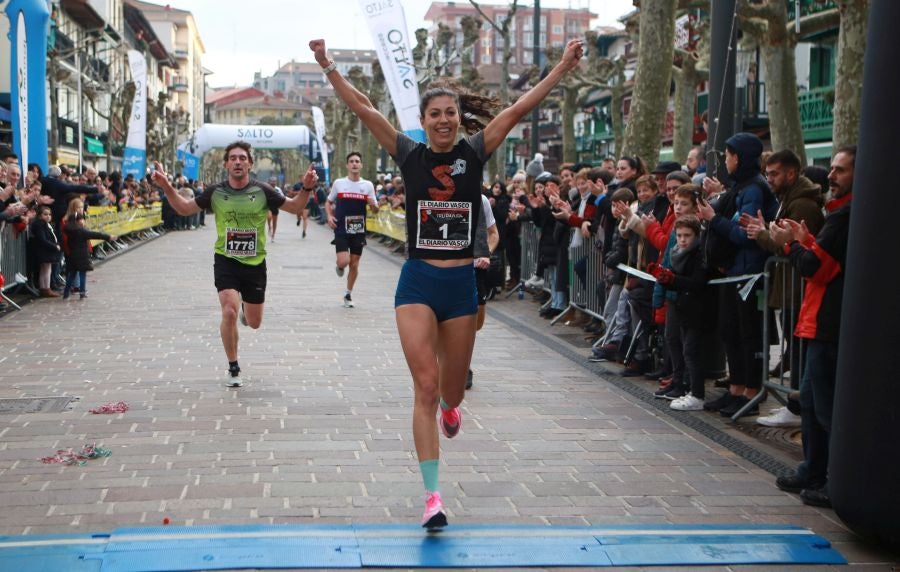 La décima edición de la San Silvestre Solidaria Sport Mundi se ha celebrado en un inmejorable ambiente festivo. Los beneficios obtenidos irán destinados a la ONG DOA, vinculada al sector sanitario que trabaja en Bolivia y Guatemala.