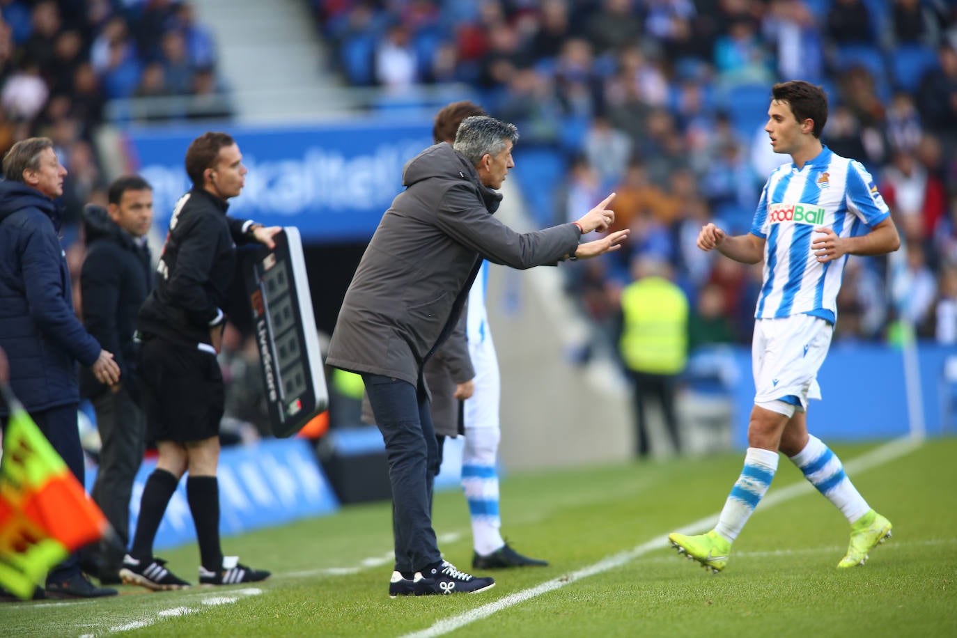 Willian José ha adelantado a la Real en el marcador al descanso, pero el Villarreal ha remontado con los goles de Trigueros de penalti, y Cazorla tras la revisión del VAR