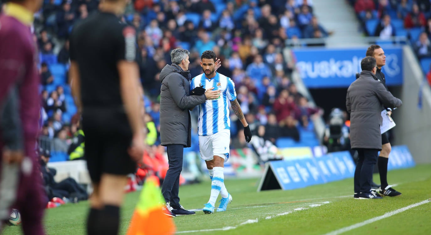 Willian José ha adelantado a la Real en el marcador al descanso, pero el Villarreal ha remontado con los goles de Trigueros de penalti, y Cazorla tras la revisión del VAR