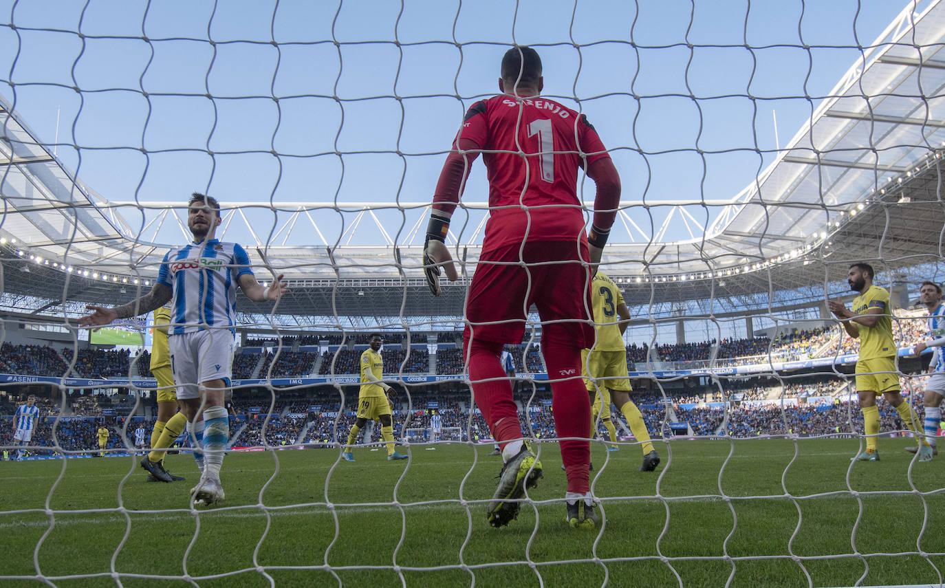 Willian José ha adelantado a la Real en el marcador al descanso, pero el Villarreal ha remontado con los goles de Trigueros de penalti, y Cazorla tras la revisión del VAR
