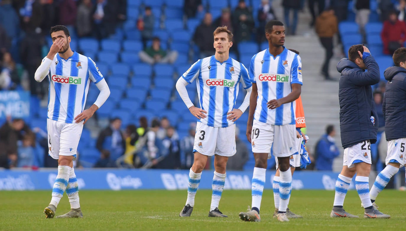Willian José ha adelantado a la Real en el marcador al descanso, pero el Villarreal ha remontado con los goles de Trigueros de penalti, y Cazorla tras la revisión del VAR
