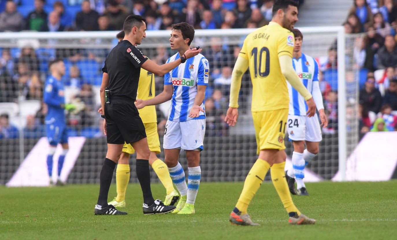 Willian José ha adelantado a la Real en el marcador al descanso, pero el Villarreal ha remontado con los goles de Trigueros de penalti, y Cazorla tras la revisión del VAR