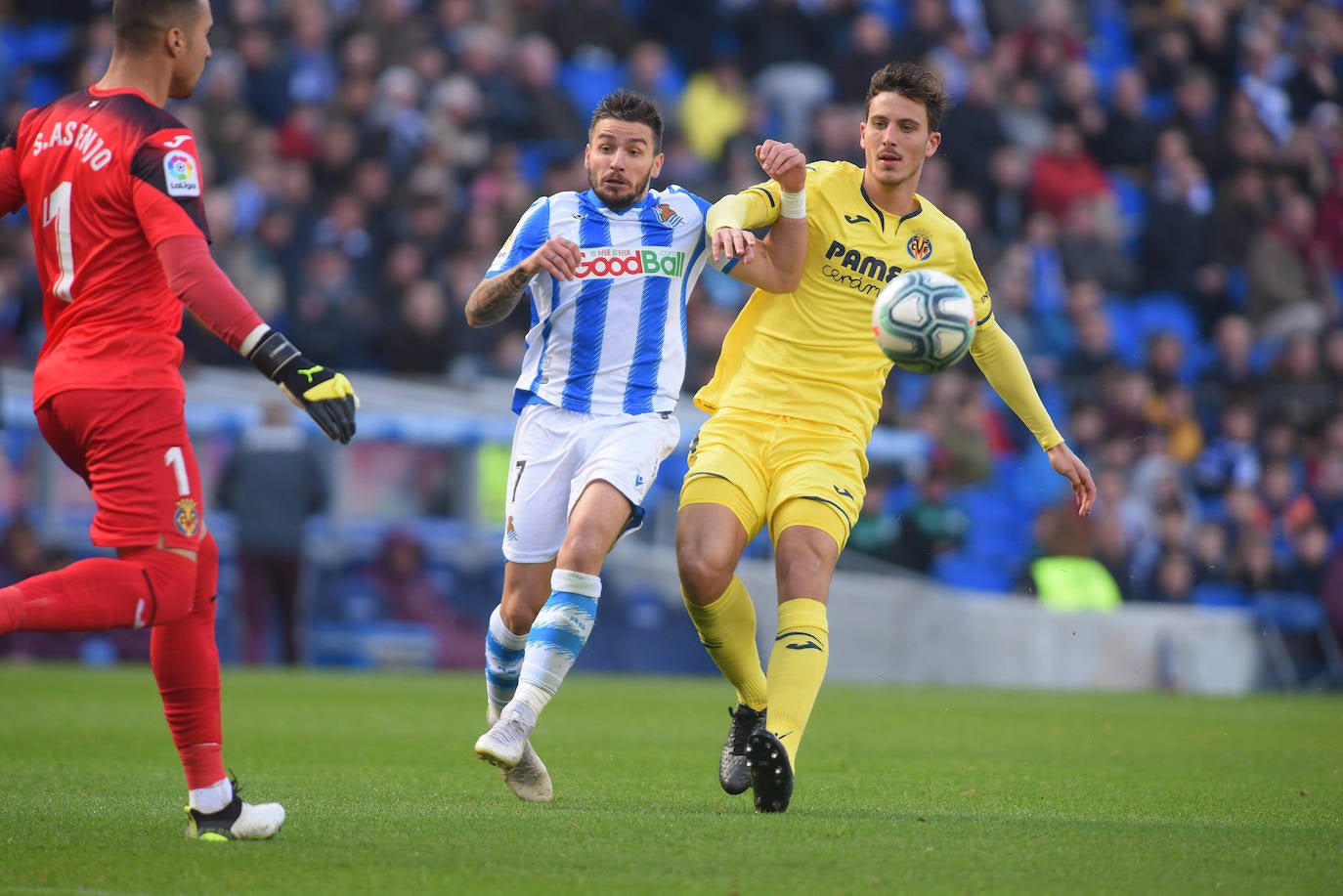 Willian José ha adelantado a la Real en el marcador al descanso, pero el Villarreal ha remontado con los goles de Trigueros de penalti, y Cazorla tras la revisión del VAR