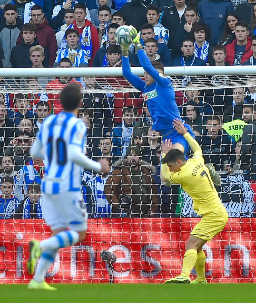 Willian José ha adelantado a la Real al descanso, pero el Villarreal ha remontado en la segunda parte con los goles de Trigueros de penalti y Cazorla tras la revisión del VAR