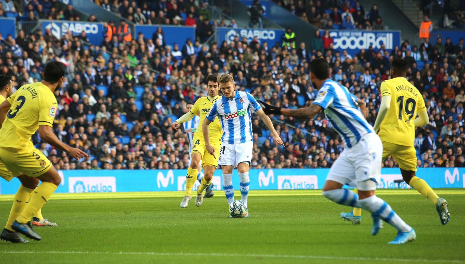 Willian José ha adelantado a la Real al descanso, pero el Villarreal ha remontado en la segunda parte con los goles de Trigueros de penalti y Cazorla tras la revisión del VAR
