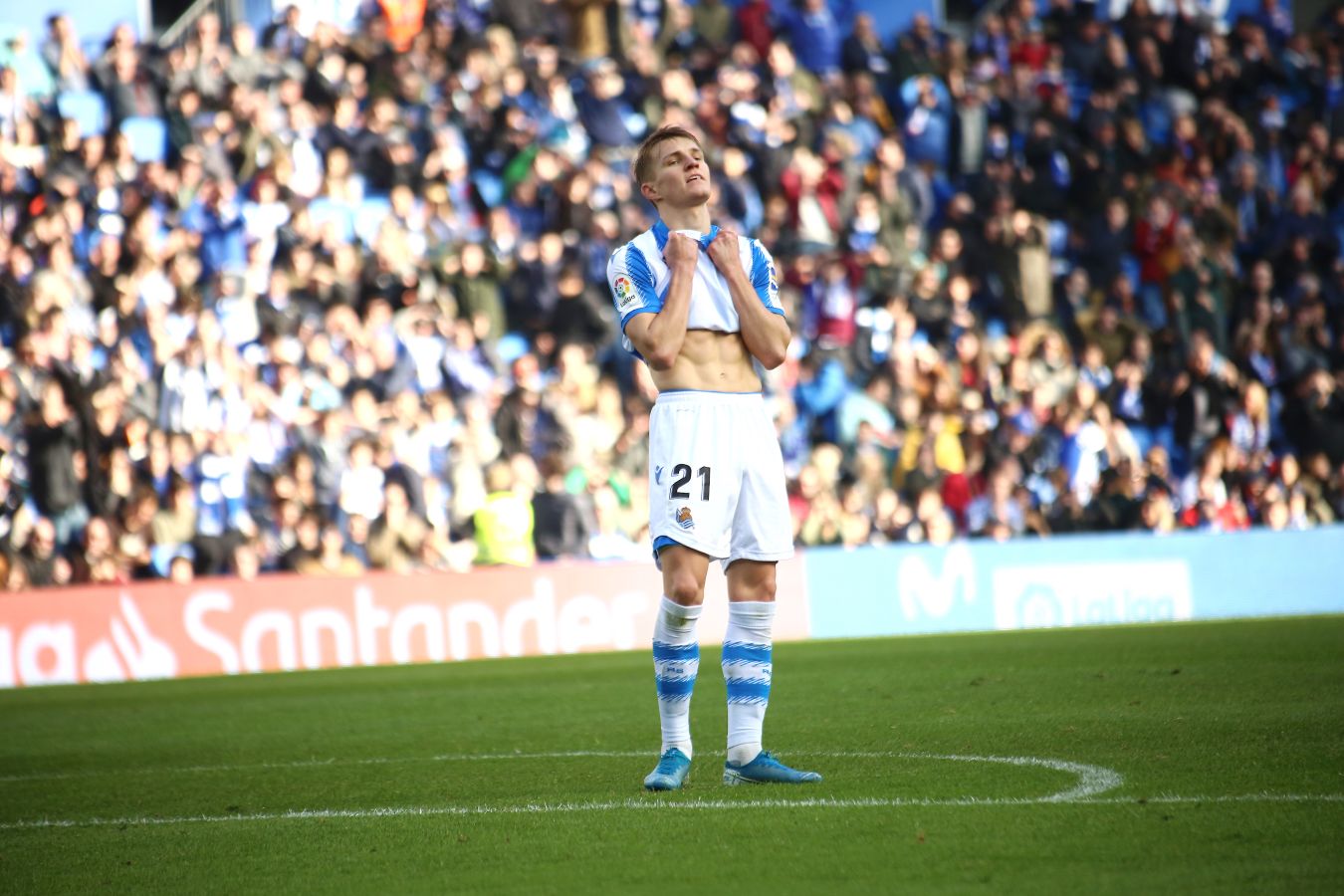 Willian José ha adelantado a la Real al descanso, pero el Villarreal ha remontado en la segunda parte con los goles de Trigueros de penalti y Cazorla tras la revisión del VAR