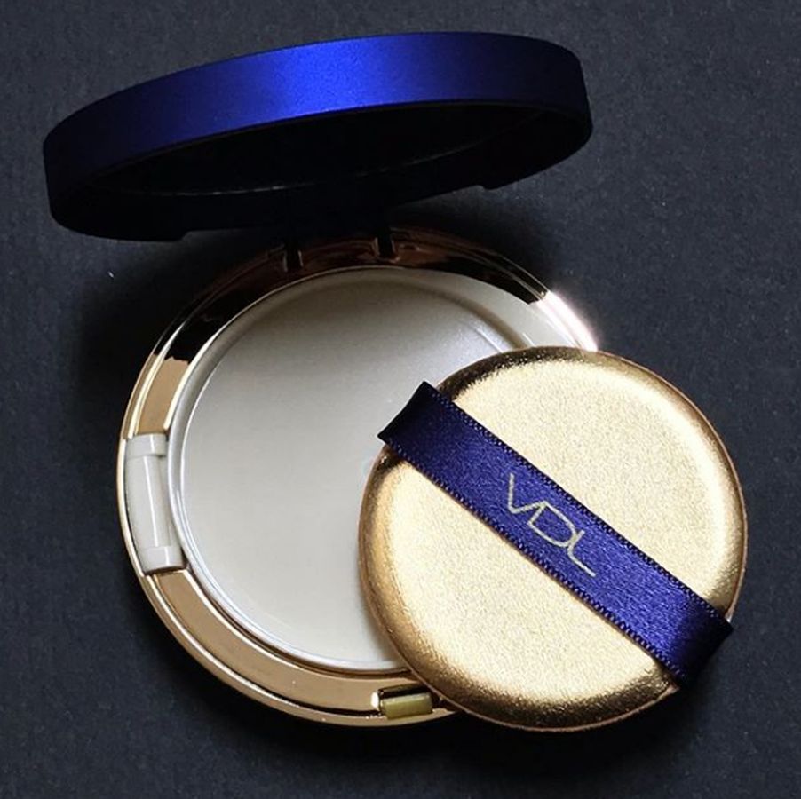 Las grandes firmas de cosmética se han adelantado y han marcado el 'packaging' de sus productos estrella para el 2020 con el color del año