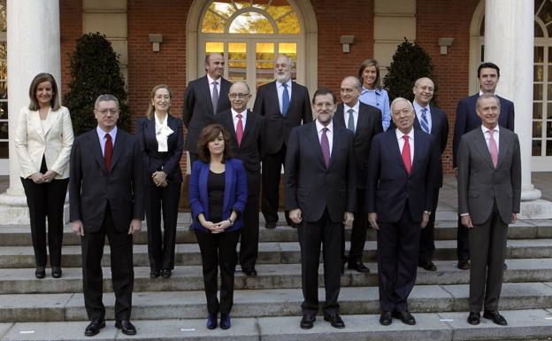 Primer Gabinete de Ministros de Mariano Rajoy en 2011.