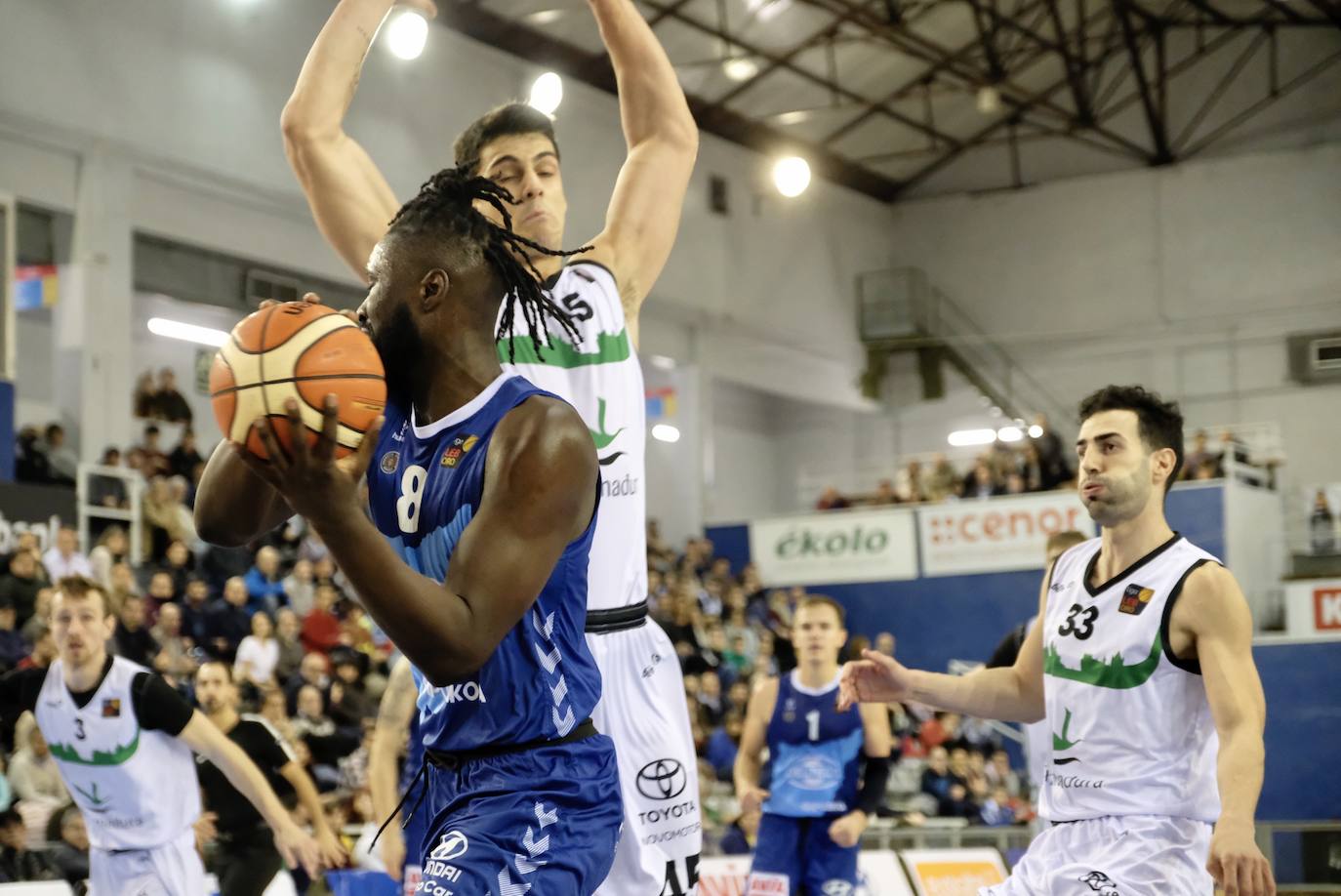 El Delteco Gipuzkoa Basket estrenó este viernes el año en San Sebastián con una victoria ante el Cáceres (72-64).