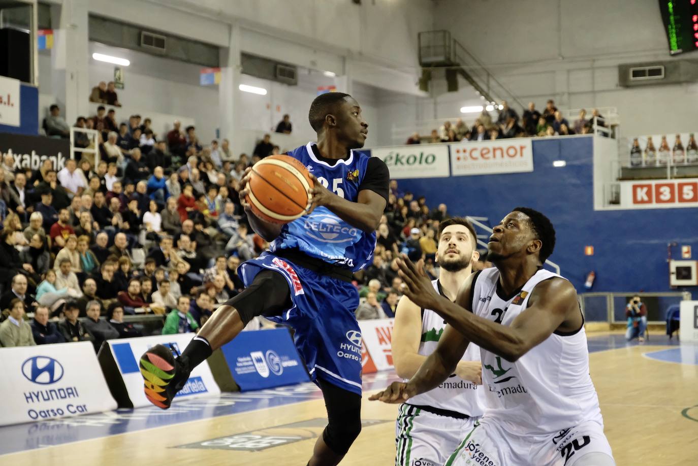 El Delteco Gipuzkoa Basket estrenó este viernes el año en San Sebastián con una victoria ante el Cáceres (72-64).