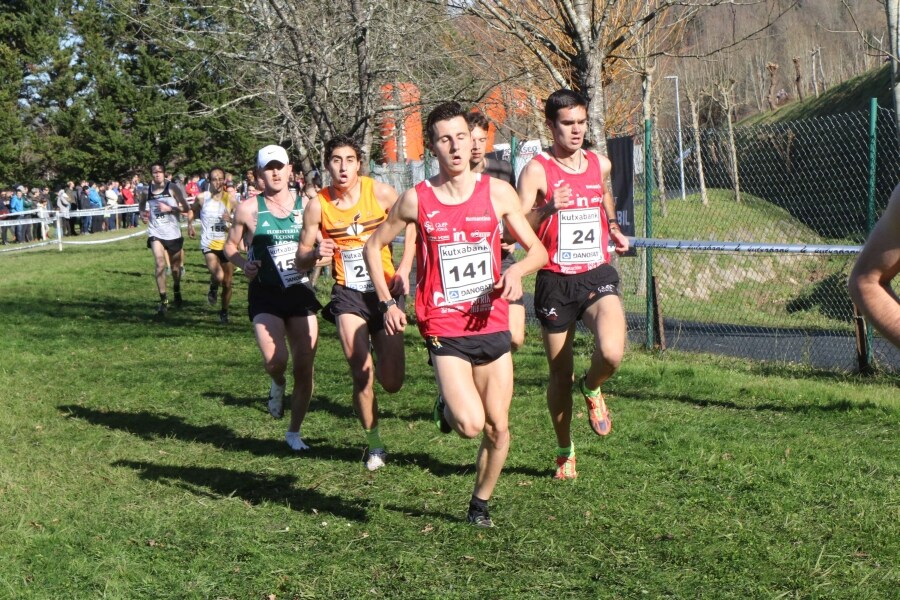 El etíope Tadese Worku, 17 años, ha protagonizado la gran sorpresa del 77 cross Juan Muguerza de Elgoibar en una espectacular cabalgada ante corredores seniors se primer nivel. La keniana Hellen Obiri, campeona mundial, no ha permitido la sorpresa en categoría femenina y ha repetido su triunfo de la pasada edición, circunstancia que no sucedía desde hacía 31 años.