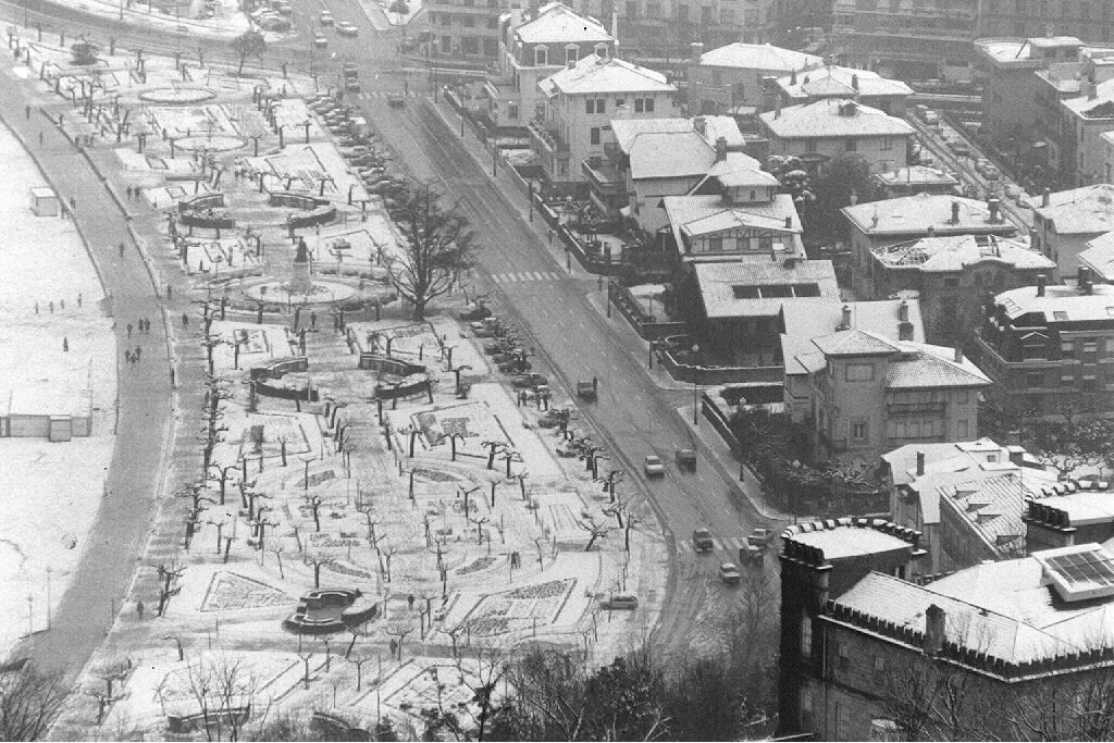Los jardines de Ondarreta con un aspecto inusual