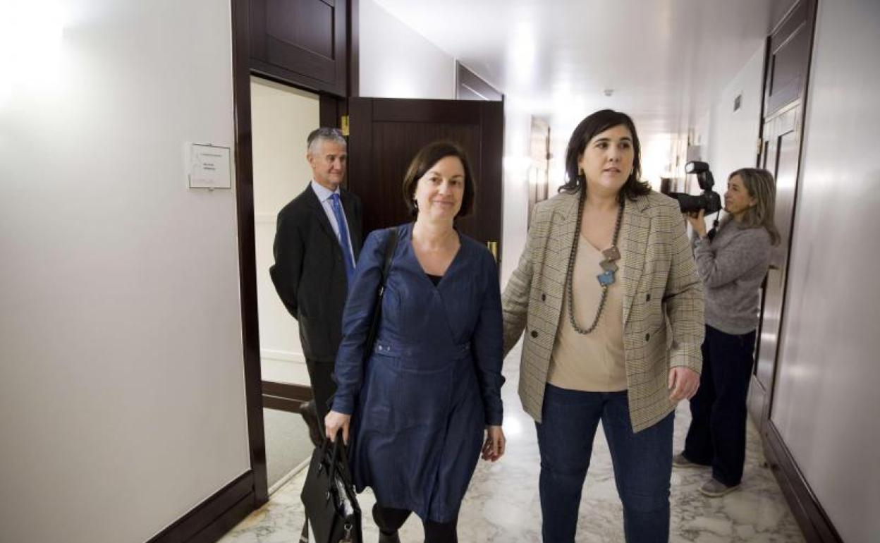 La jurista designada por Podemos, Arantxa Elizondo, este lunes en el Parlamento Vasco. 