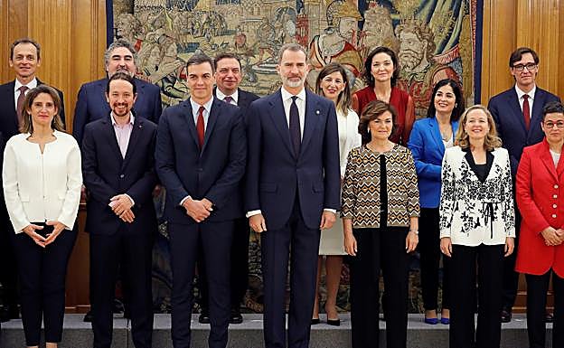 Fota de familia tras la toma de posesión del nuevo Gobierno.