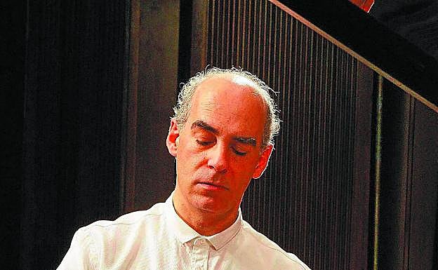 Miguel Ituarte se servirá del piano para ilustrar su disertación sobre las sonatas de Beethoven.
