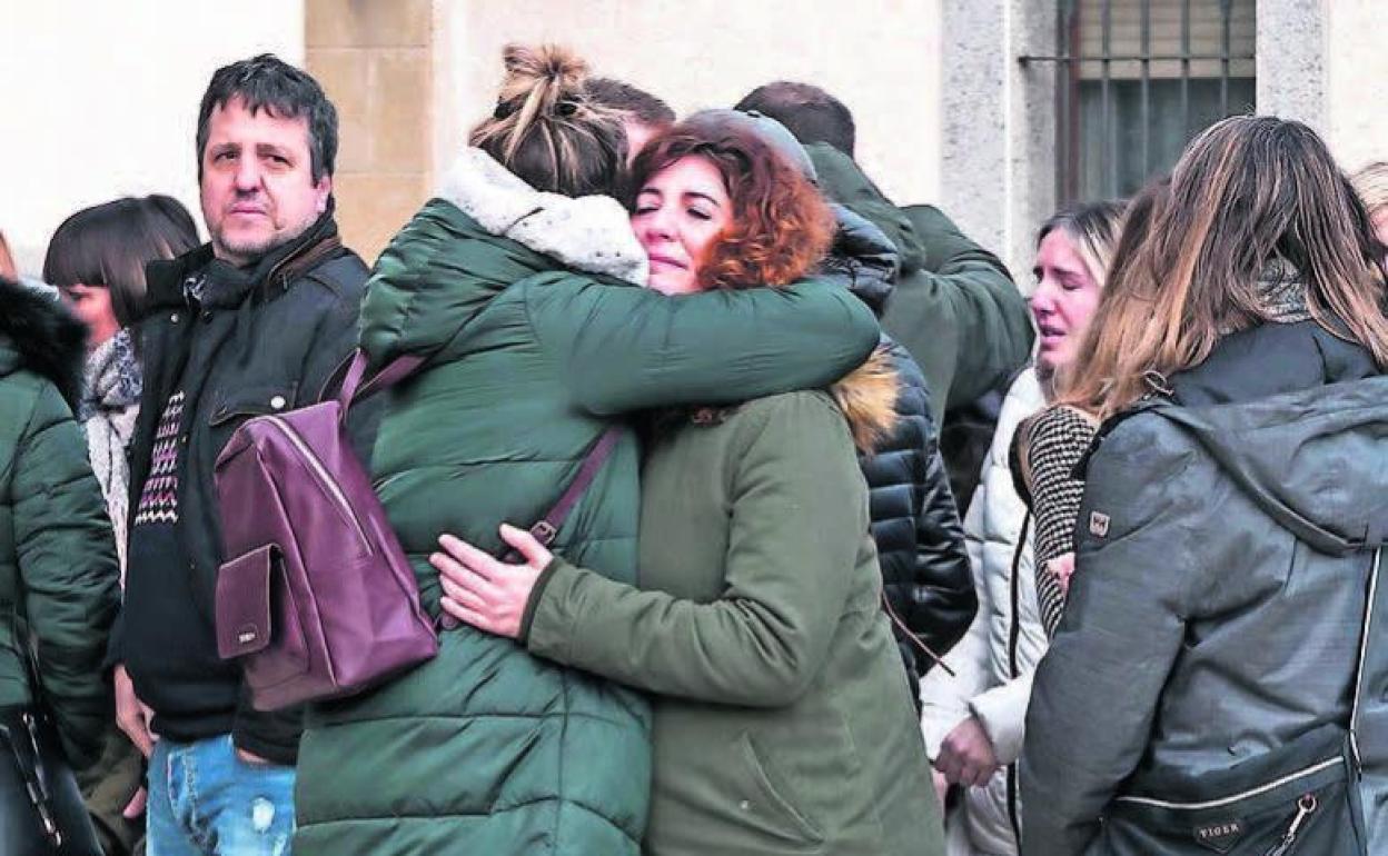 Profesores de los niños fallecidos. 