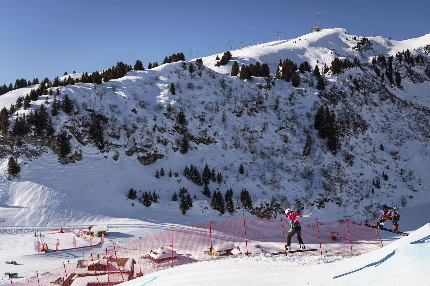 Esta semana se ha disputado el snowboard cross de los Juegos Olímpicos de la Juventud de Invierno de Lausana 2020, que ha ofrecido espectaculares imágenes.