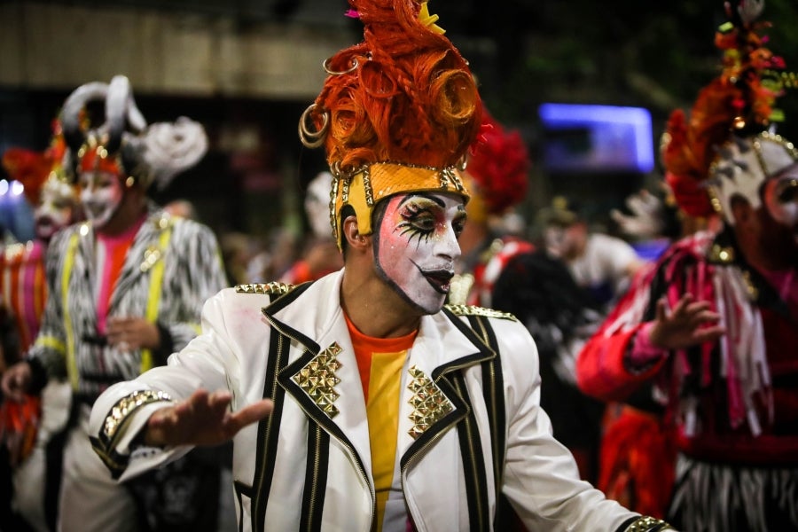 Uruguay da comienzo al que es considerado el Carnaval más largo del mundo. Durante tres meses los vecinos de Montevideo saldrán a las calles para ambientar la ciudad de luz, color y música.