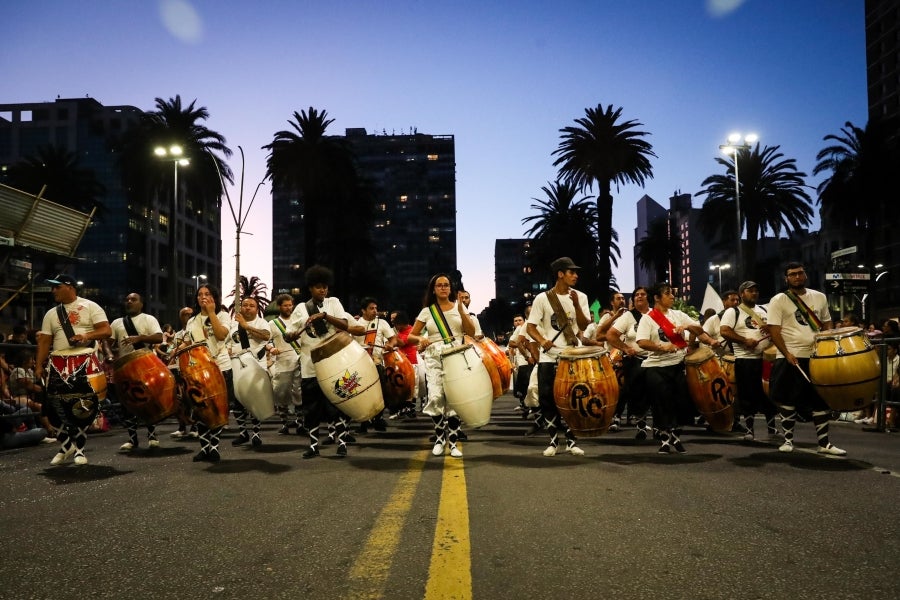 Uruguay da comienzo al que es considerado el Carnaval más largo del mundo. Durante tres meses los vecinos de Montevideo saldrán a las calles para ambientar la ciudad de luz, color y música.