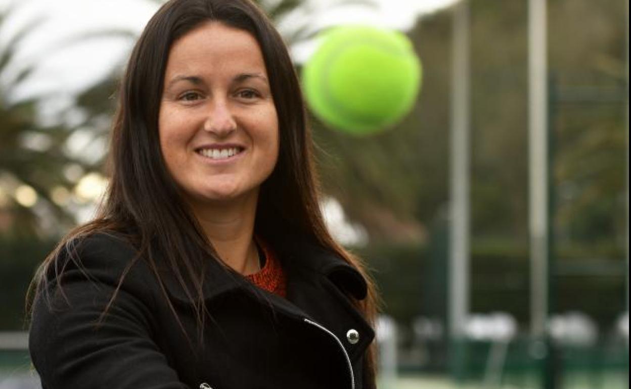 Lara Arruabarrena pasa a segunda ronda en el cuadro de dobles