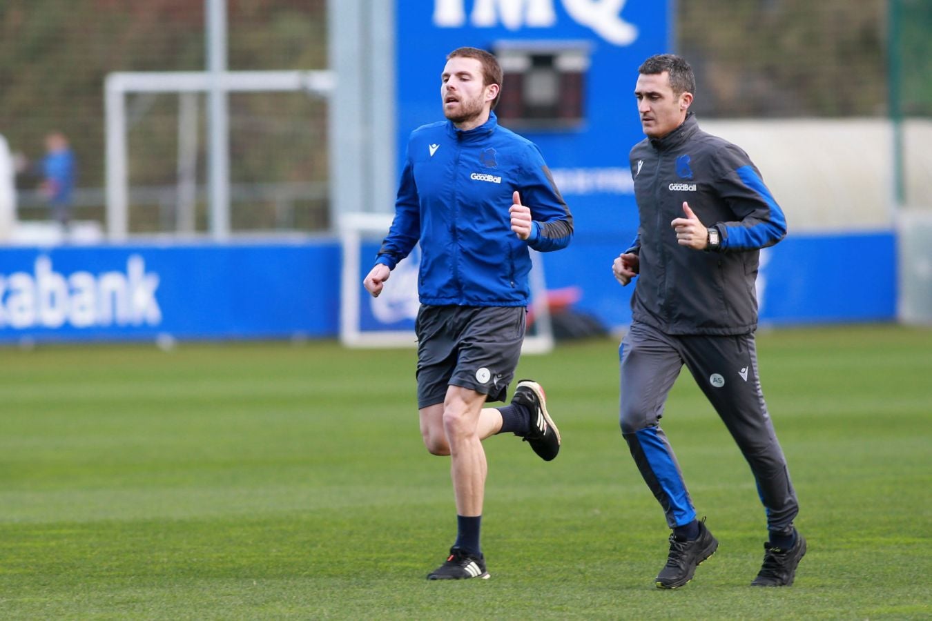 Imanol Alguacil ha convocado a todos los jugadores disponibles de la primera plantilla para medirse a Osasuna en Copa. Recupera a Monreal y Willian José vuelve a la lista, pero pierde a Llorente por una rotura para al menos los dos próximos partidos.